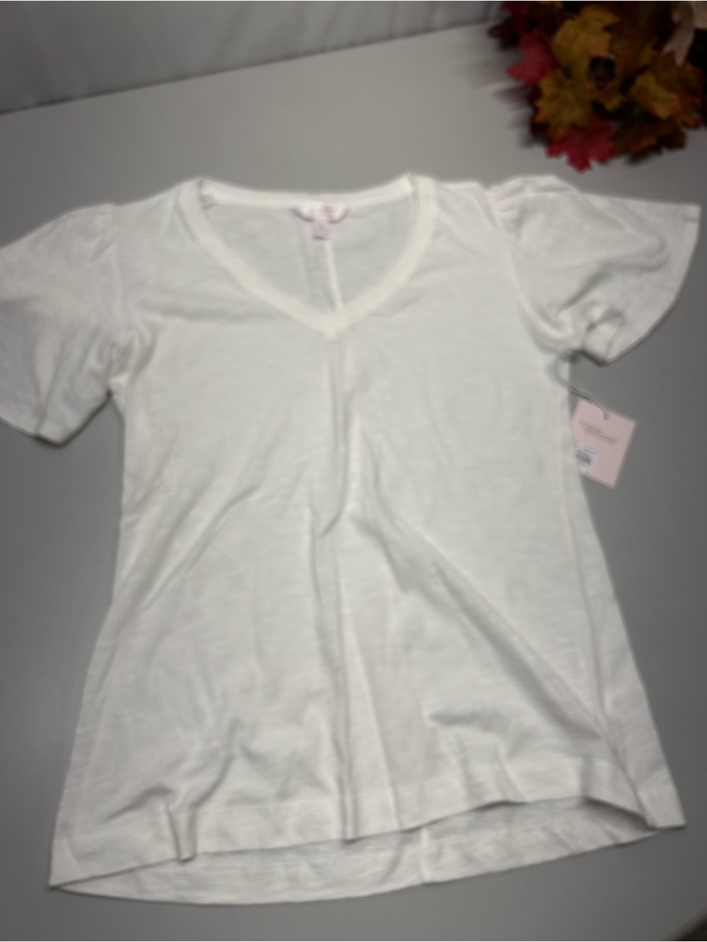 LC Lauren Conrad White V-Neck Short Sleeve Tee